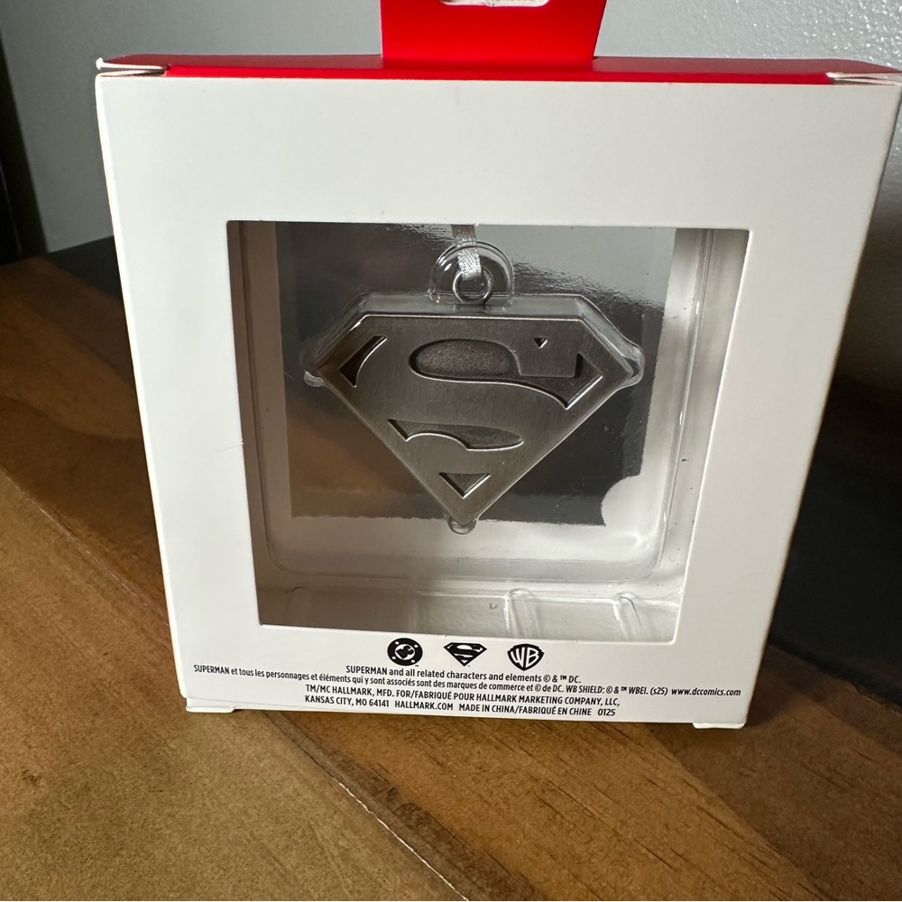 Hallmark Superman DC Comics Premium Metal Christmas Tree Ornament - Picture 4 of 6